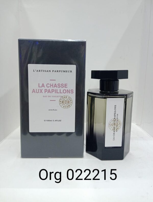 La Chasse Aux Papillons perfumes