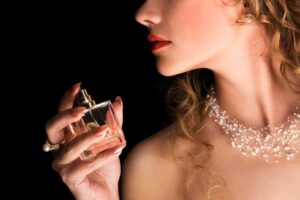 Best Long-Lasting Perfumes for Women – Ultimate Guide. (1)