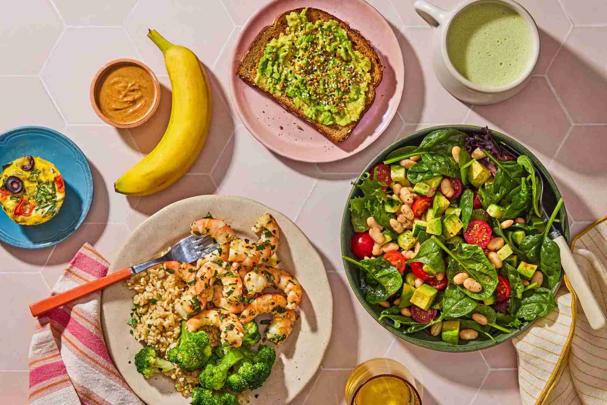 How to Stay Fit with Low-Calorie Meals and Nutrition Tips.